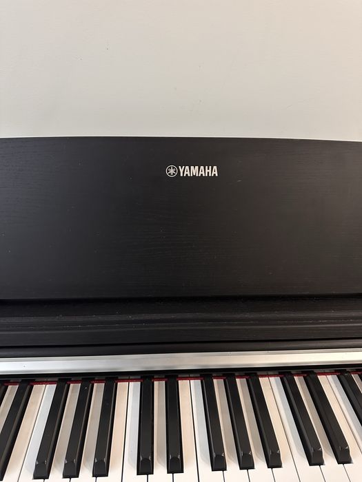 Piano Yamaha ydp 142 b arius + banco