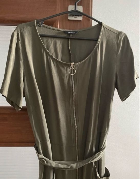 Piękna oliwkowa sukienka M Greenpoint