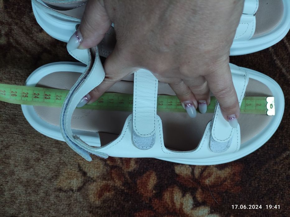 Шкіряні босоніжки 38р