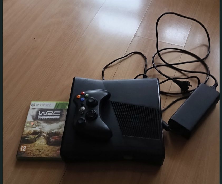 Xbox 360 ładny zestaw z grą sprawny