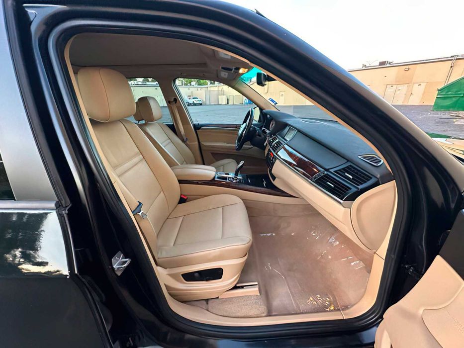 BMW X5 xDrive35i      2013