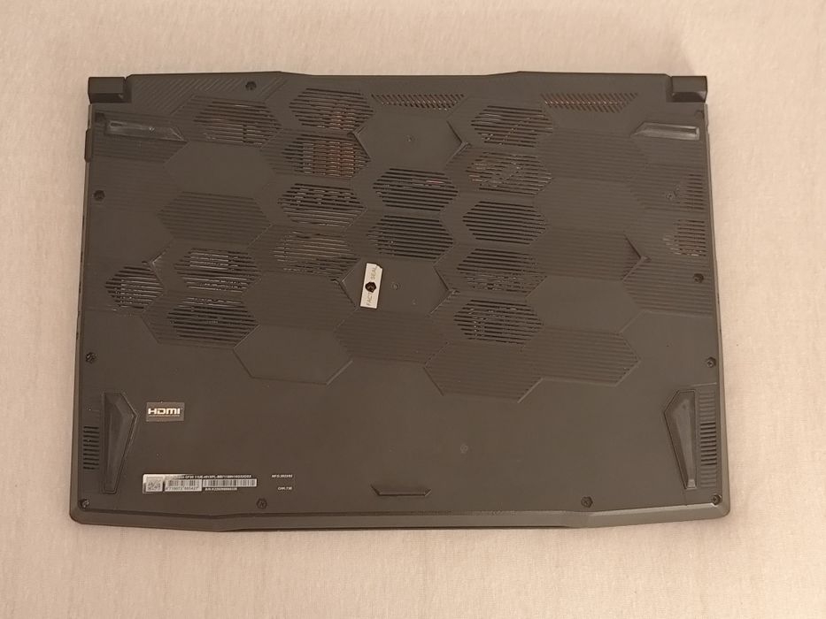 Laptop gamingowy Katana GF66 11ue z RTX 3060 i Intel core 7 + podkładka chłodząca GRATIS