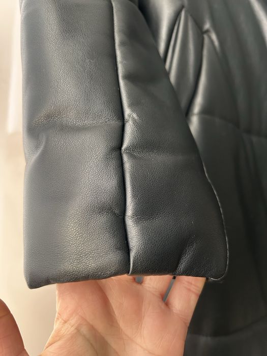 Зимовий пуховик з екошкіри