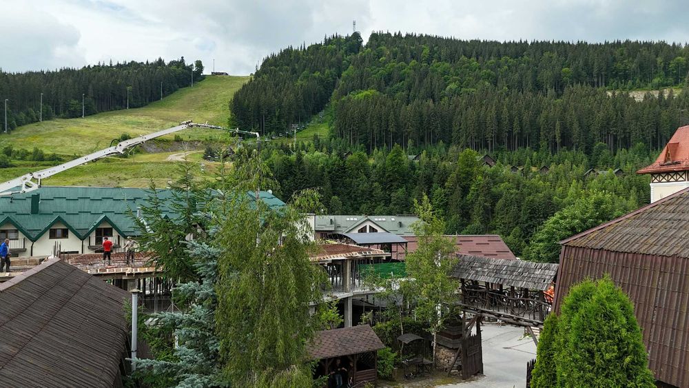 Продається готельний комплекс "Гражда" в с. Поляниця(Буковель)