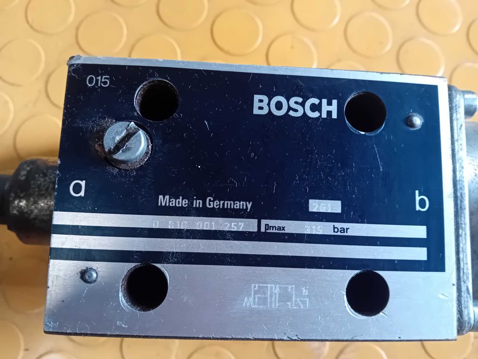 Eletrovalvula Bosch 0 810 001 257.