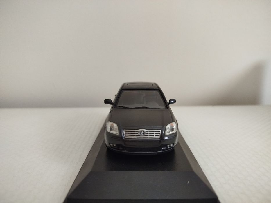 Miniatura Toyota Avensis 1/43 Nova
