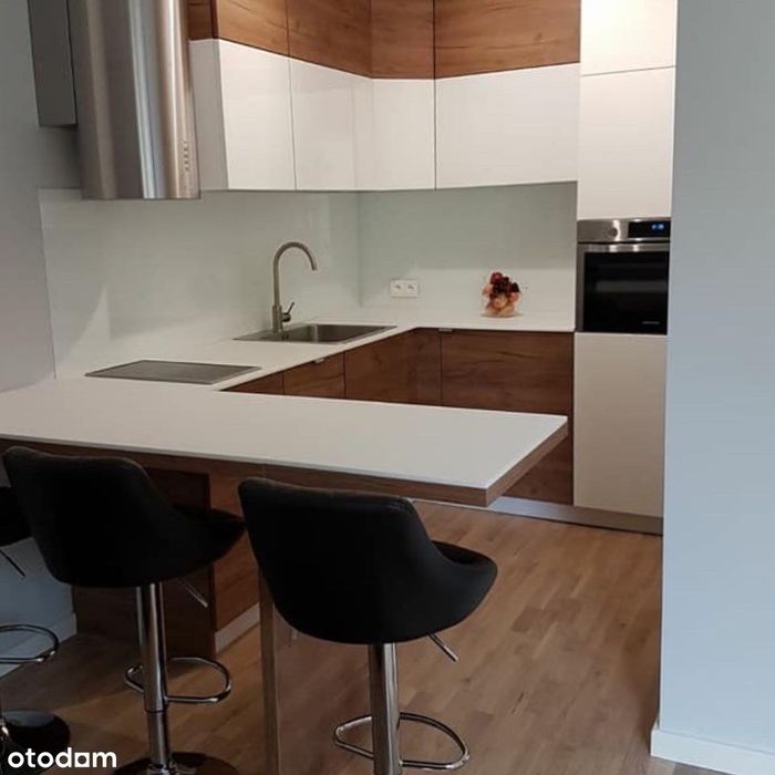 Kawalerka w Sopocie - 200 m od morza, Balkon i piwnica