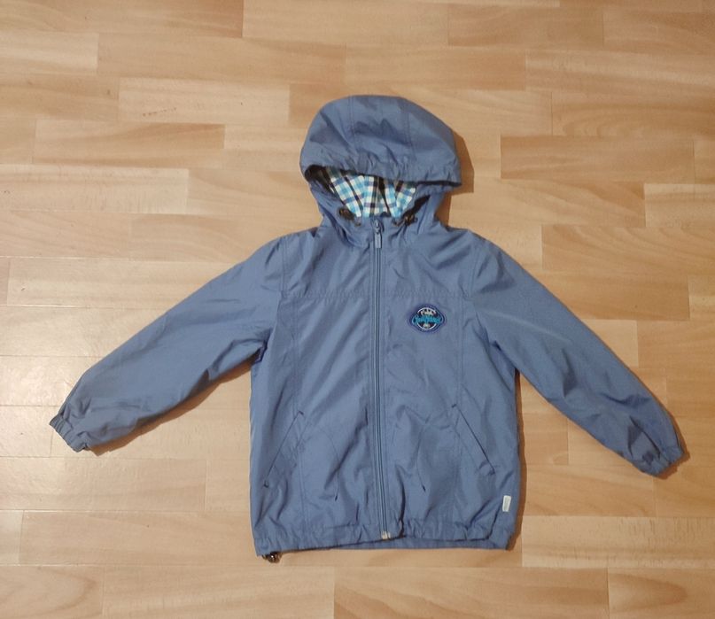 Продам лёгкую куртку ветровку Bembi для мальчика р 116