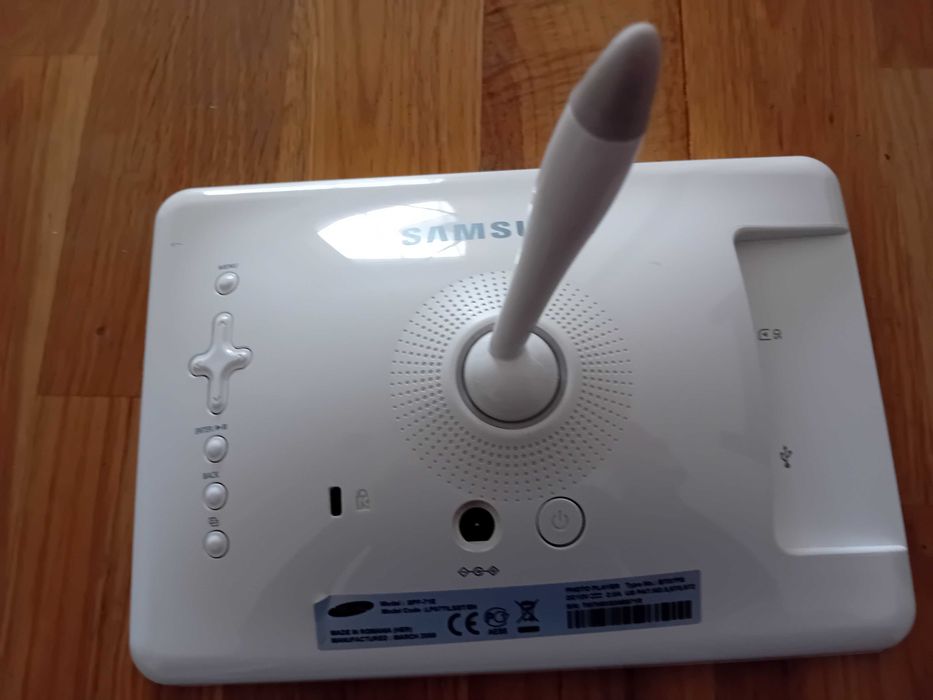Samsung Moldura Digital SPF-71ES