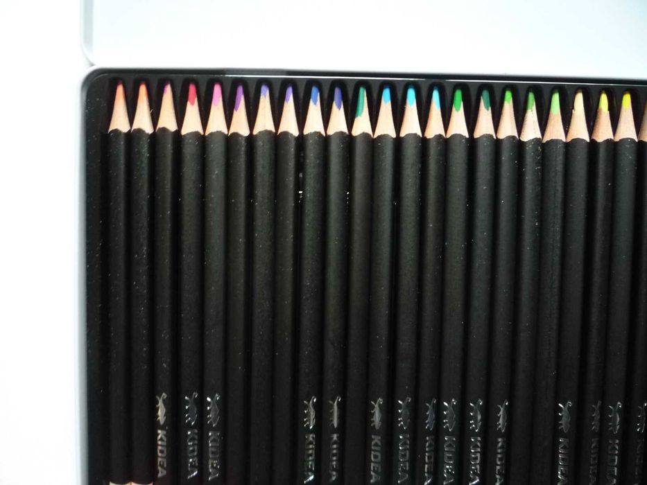 NOWE Kidea kredki trójkątne w metalowym pudełku, 36 kolorów