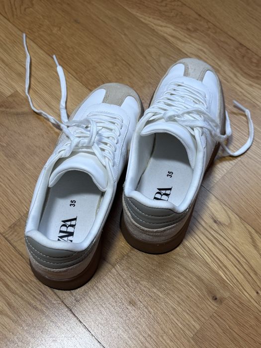 Zara кросівки білі з бежевими вставками