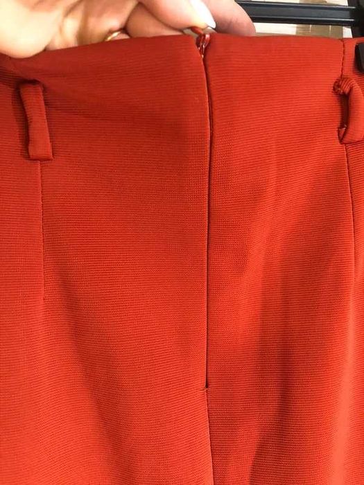 Piękna spódnica ołówkowa