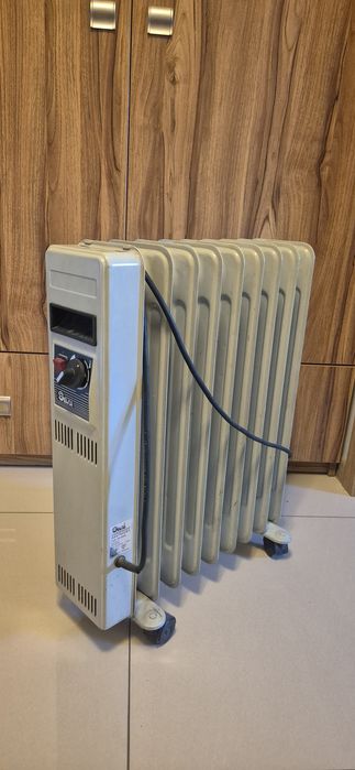 Grzejnik elektryczny olejak 8 żeberek