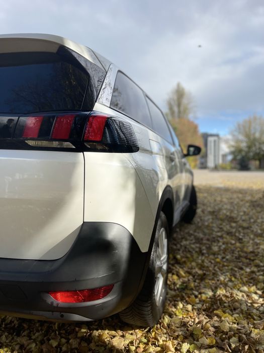 Peugeot 5008 (2020)