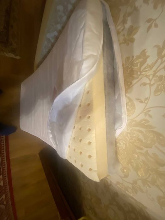 Детская кроватка с матрасом