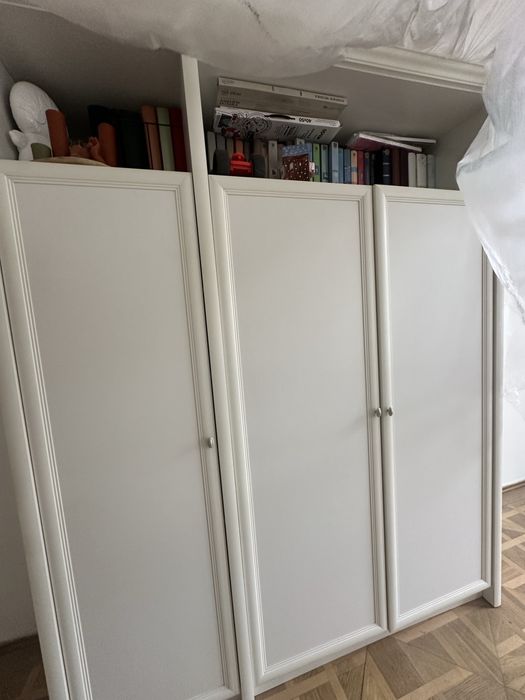 Шафа для одягу (біла)