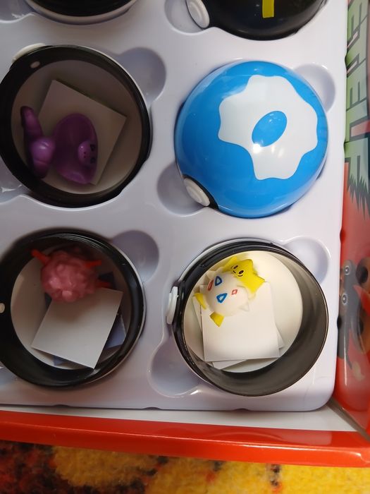 2 caixas pokebolas