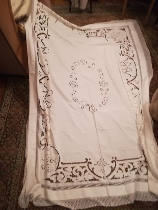 Toalha de mesa centenária