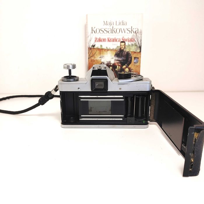 Srebrna lustrzanka analogowa PRAKTICA LTL szerokokątny REXTAR 2,8/28mm