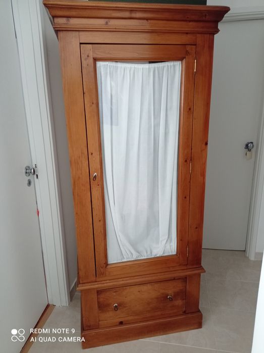 Armário madeira maciça