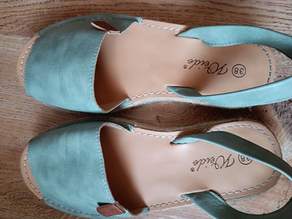 Stylowe sandałki Weide