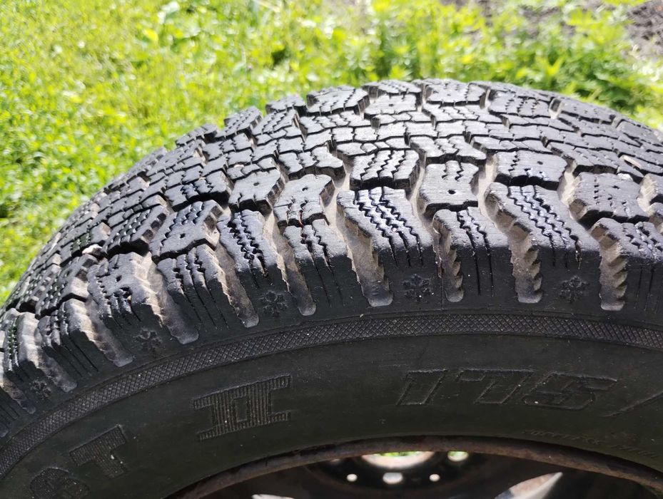 Резина скати покришки автошини на дисках мерседес-123 R14