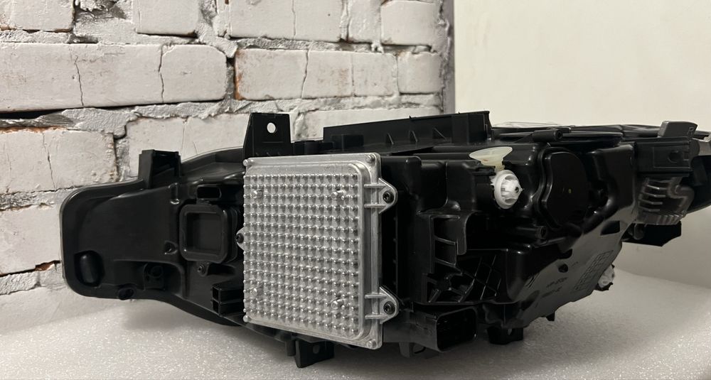 Фари BMW F30 G20/M4 Style LED  Dual Color (Plug & Play)