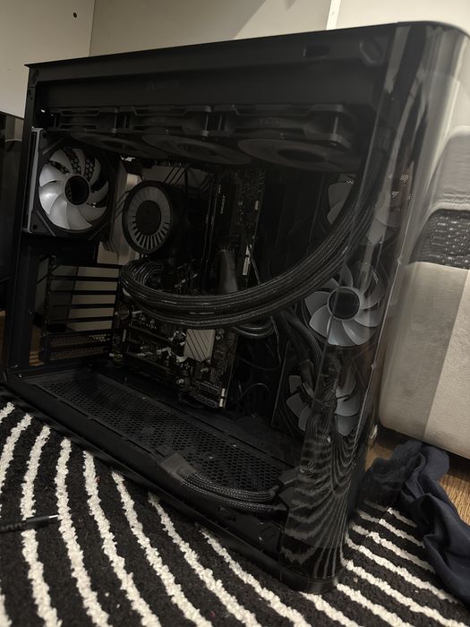 PC GAMER I9 14900KF + 32GB RAM