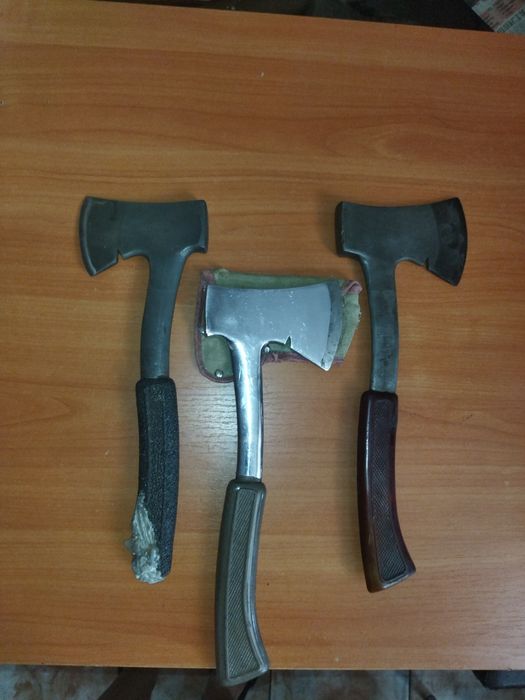 Продам топори в работу