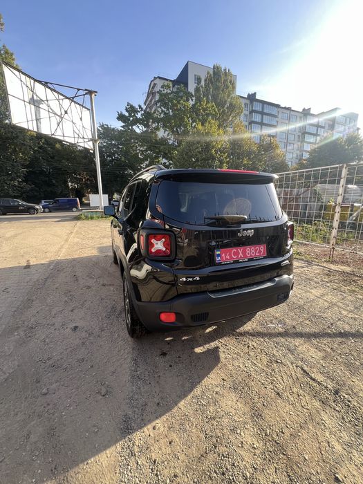 Jeep Renegade, 2016 рік