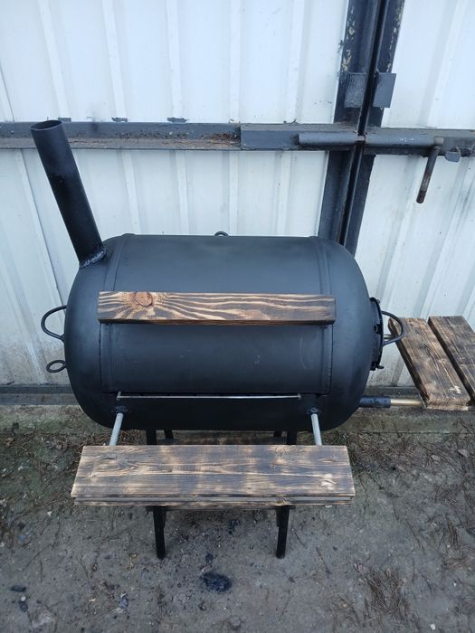 Мангал-барбекю,гриль,коптильня,зі столиками.новий.