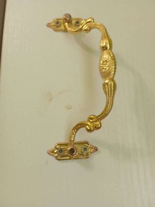 Мебельные двери, фурнитура.