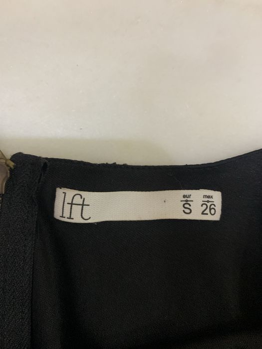 Vestido preto “Lefties” tamanho S de alças