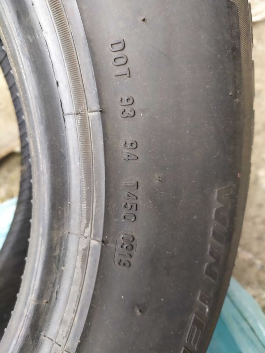 Шины Б\У PIRELLI 215\60\16 С антипрокольным покрытием.