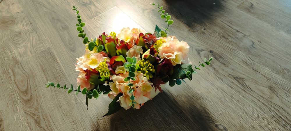 Kompozycja stroik wiosna cmentarz dom