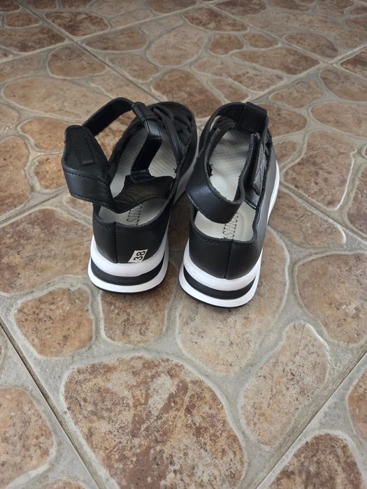 Sprzedam Nowe czarne  buty