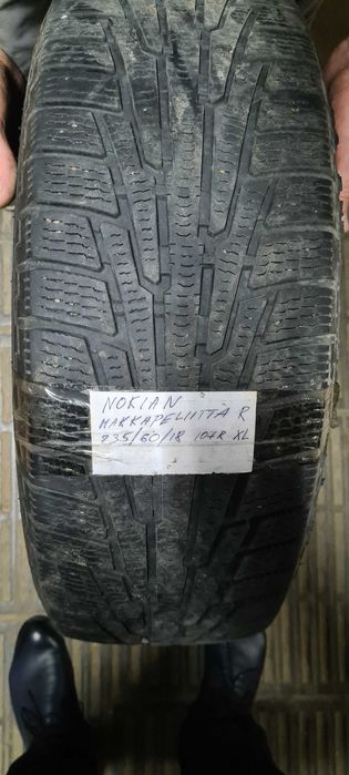 Продам зимову резину Nokian 235/60R18