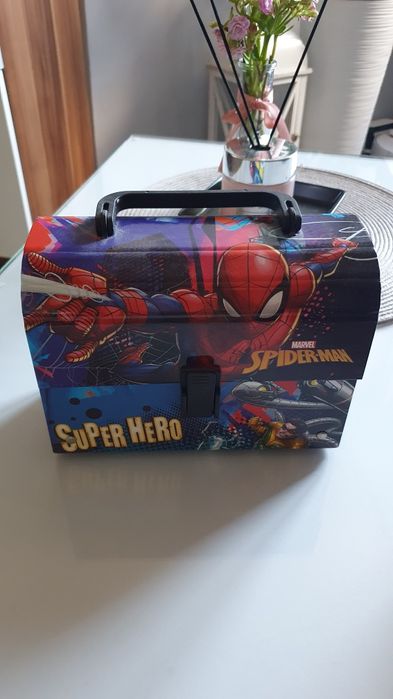 kuferek spiderman