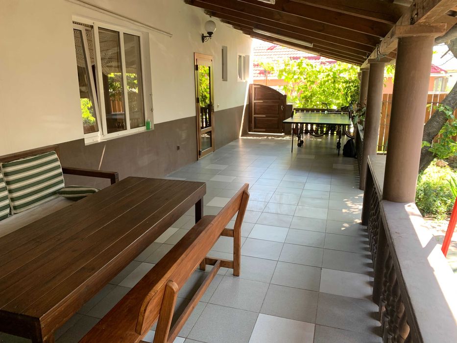 Невеликий будинок біля моря. Аркадія. Безперебійна електрика.