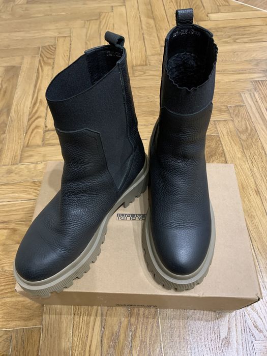 Челсі жіночі , шкіряні 39р.