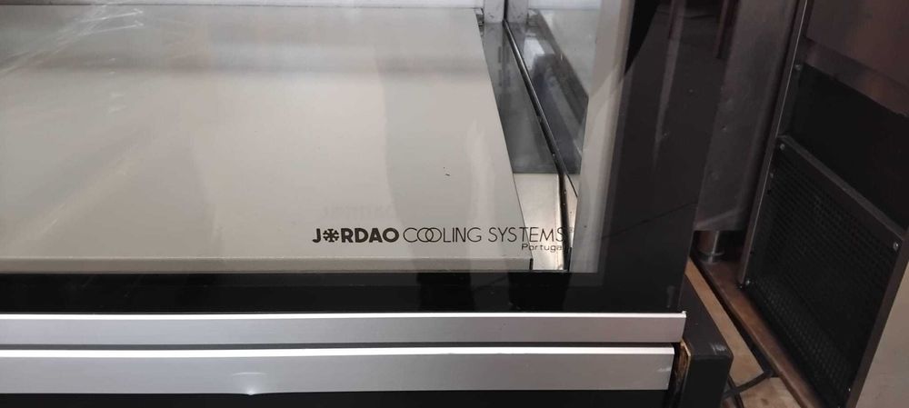Vitrine Refrigerada JORDÃO - RECONDICIONADA