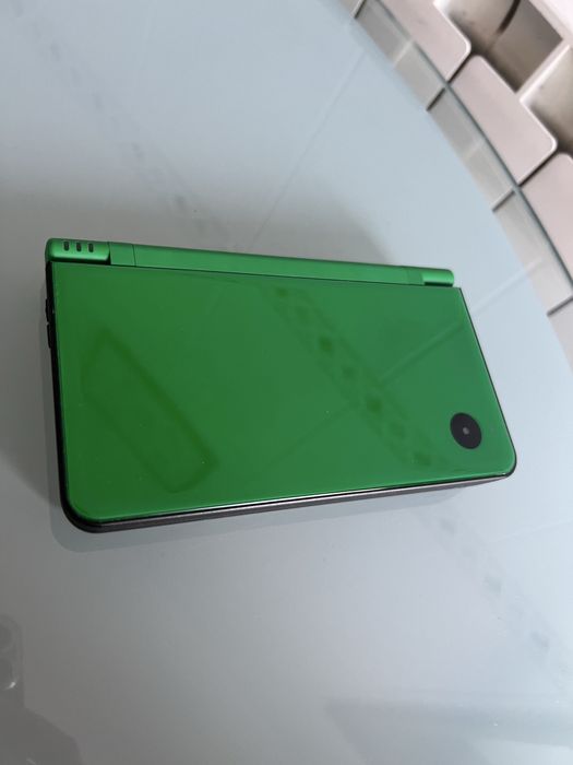 Nintendo DS XL Verde