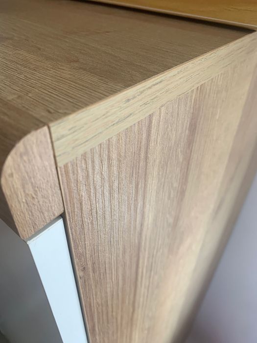 witryna biało drewniana