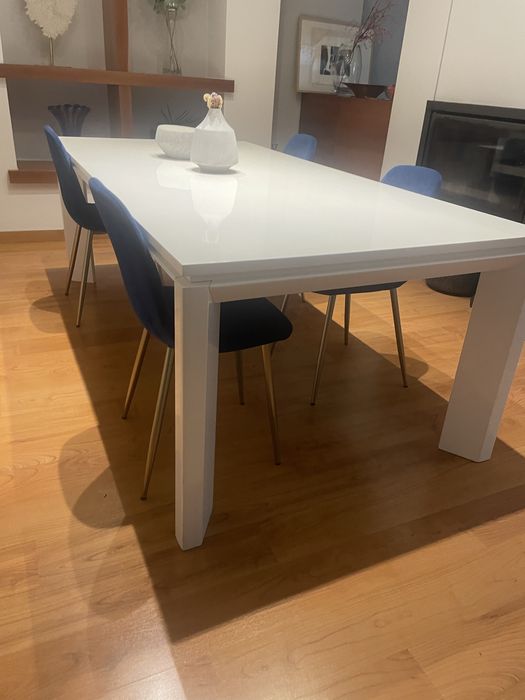 Ultima oportunidade - Mesa lacada branca com 2m20 branca