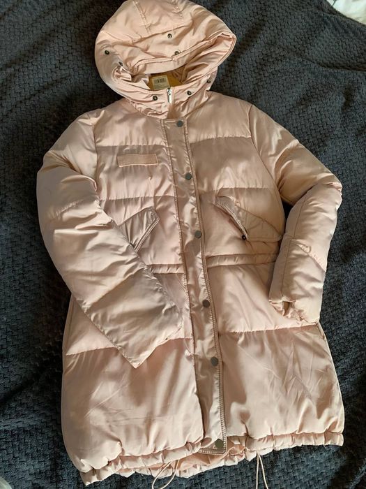 Зимова жіноча курточка розмір М