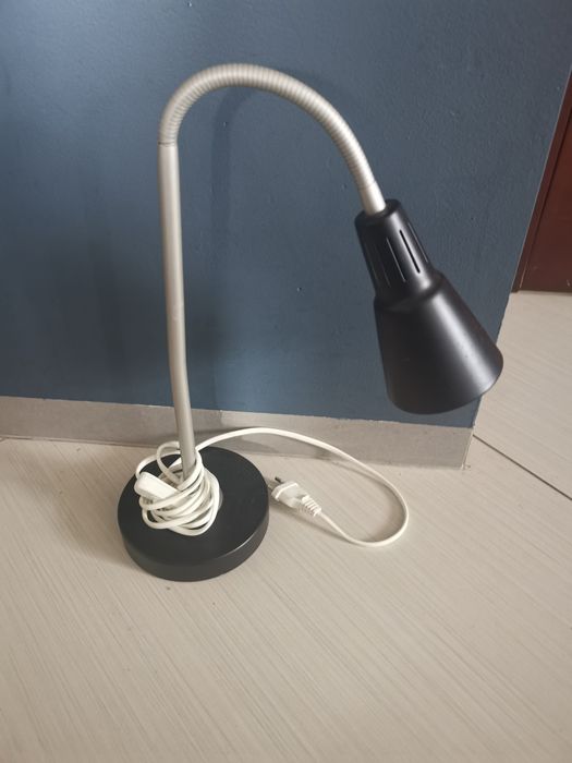 Lampa na biurko Ikea
