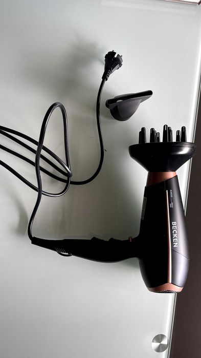 Secador de Cabelo Profissional BECKEN (2200 W - 3 Níveis de temperatura)