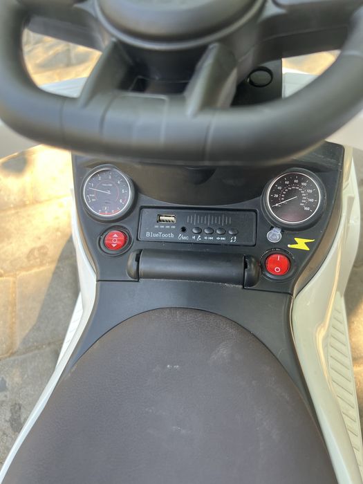 Машинка-каталка-толокар с родительской ручкой 3В1