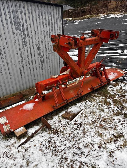 Pług Lemiesz spych do koparkoładowarki CAT