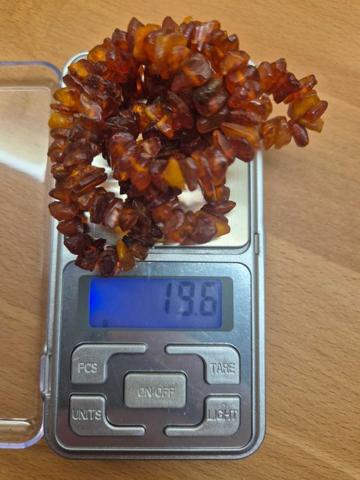 Korale z surowego bursztynu